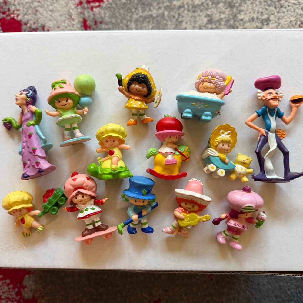1982 Vintage Strawberry Shortcake Toy Collectibles- Lot of 13